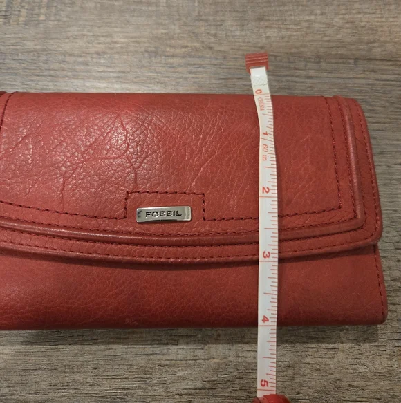 Fossil Red Leather Wallet - Picture 5 of 5